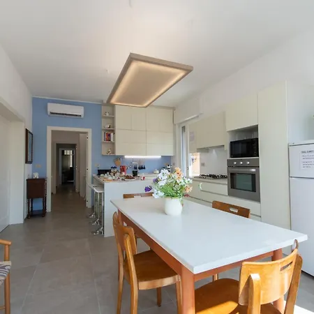 Vista Mare - La Bomboniera Гостьовий будинок Галліполі