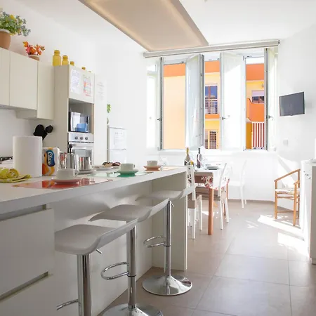 Гостьовий будинок Vista Mare - La Bomboniera