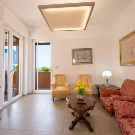 Гостьовий будинок Vista Mare - La Bomboniera 3*